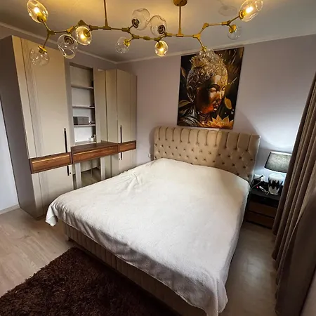 Golden Nest B25