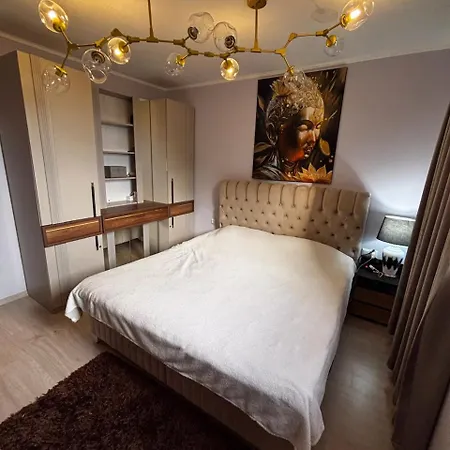 Golden Nest B25