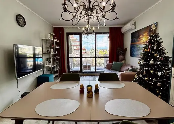 Hotel Golden Nest B25