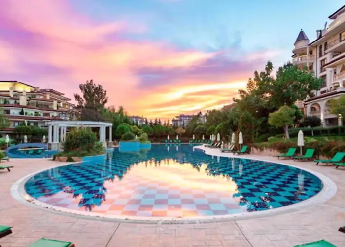 Hotel Golden Nest B25