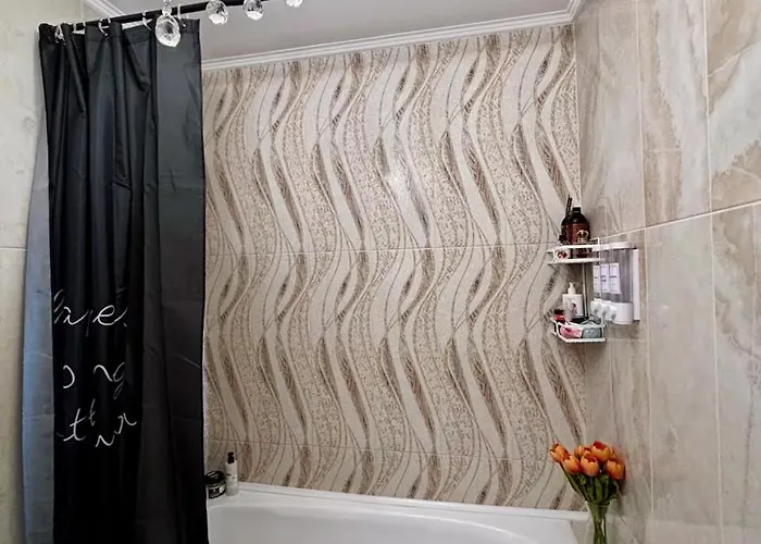 Hotel Golden Nest B25