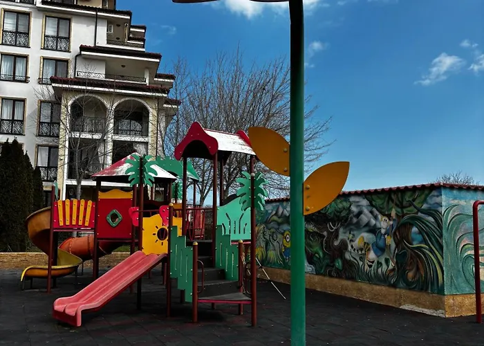 Golden Nest B25 Hotel 5*